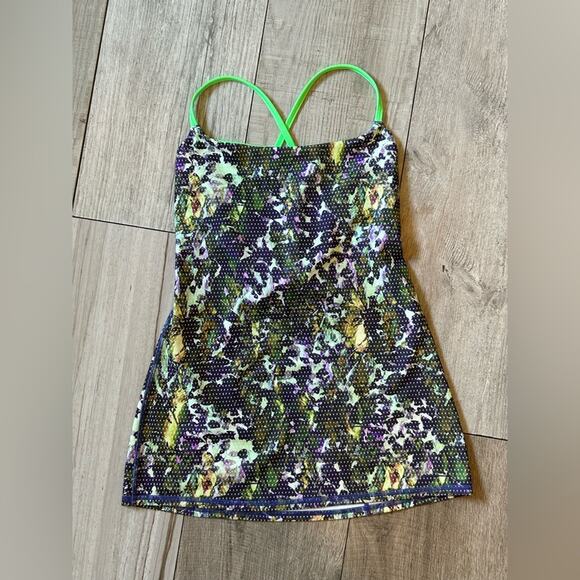 Lululemon dancing warrior tank top Floral Sport White Multi/Pistachio color sz 6 - Picture 2 of 8